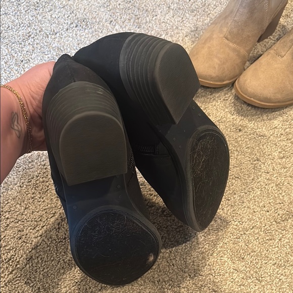 Maurice’s shoe bundle - Picture 9 of 17